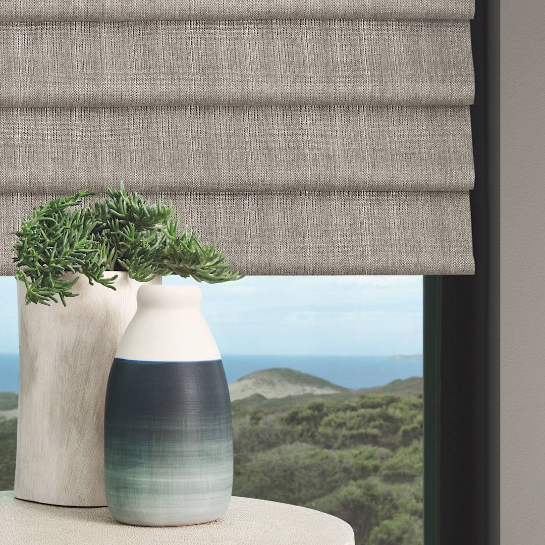 Hunter Douglas vignette Roman shade